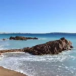 Daire Balcon Vue Mer L Plage A 100M L Balneo L Parking Cannes